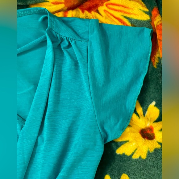 GUC Stretchy Dressy Top by BCX size Small - Picture 3 of 8